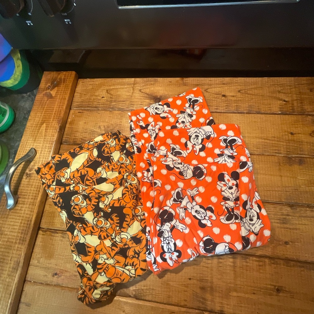 LuLaRoe women’s  Leggings - Orange and Black Disney Print
